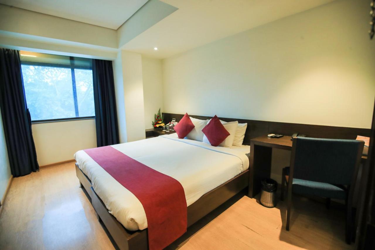 Hotel German Palace Near To Airport Gandhinagar Ngoại thất bức ảnh