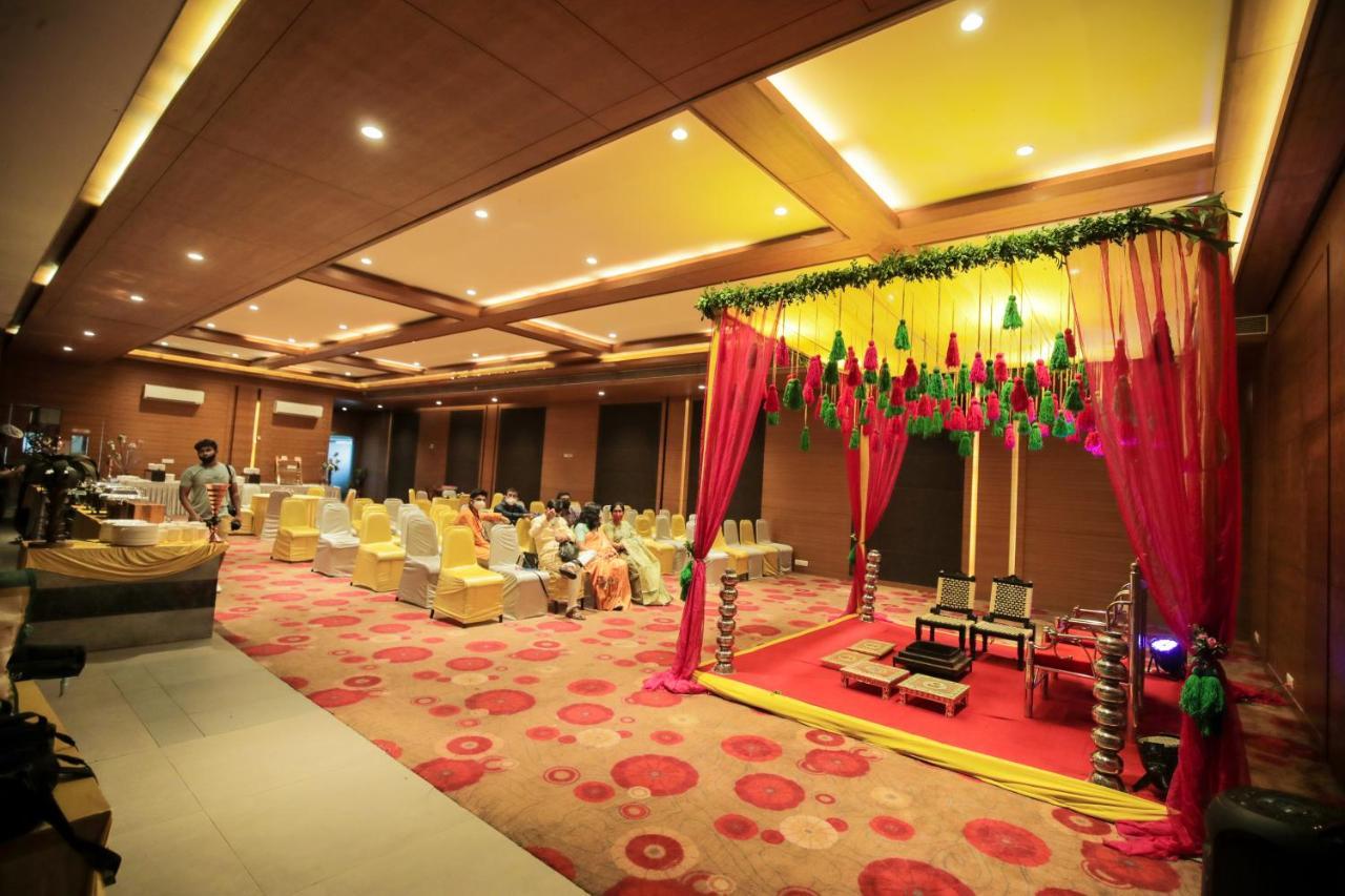 Hotel German Palace Near To Airport Gandhinagar Ngoại thất bức ảnh