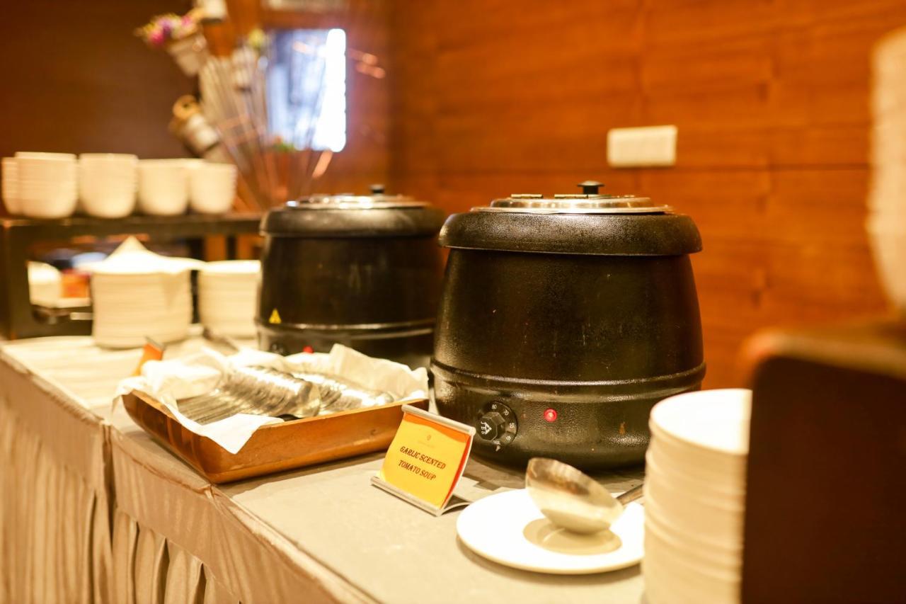 Hotel German Palace Near To Airport Gandhinagar Ngoại thất bức ảnh