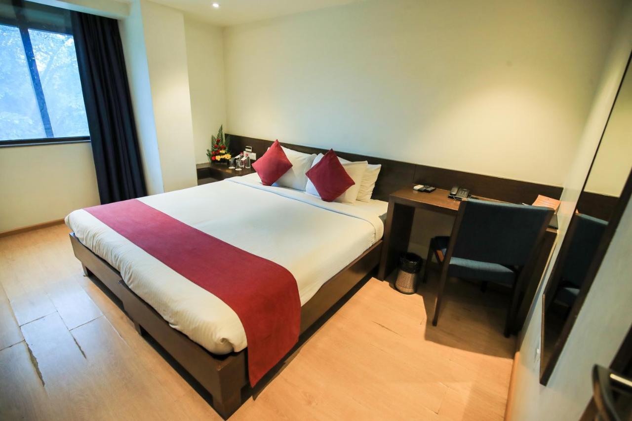 Hotel German Palace Near To Airport Gandhinagar Ngoại thất bức ảnh