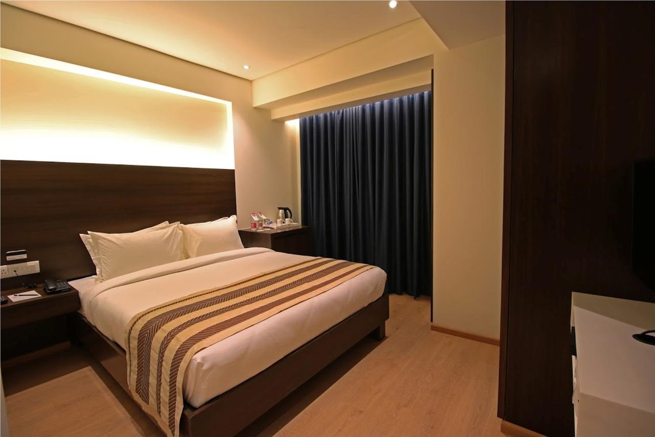 Hotel German Palace Near To Airport Gandhinagar Ngoại thất bức ảnh