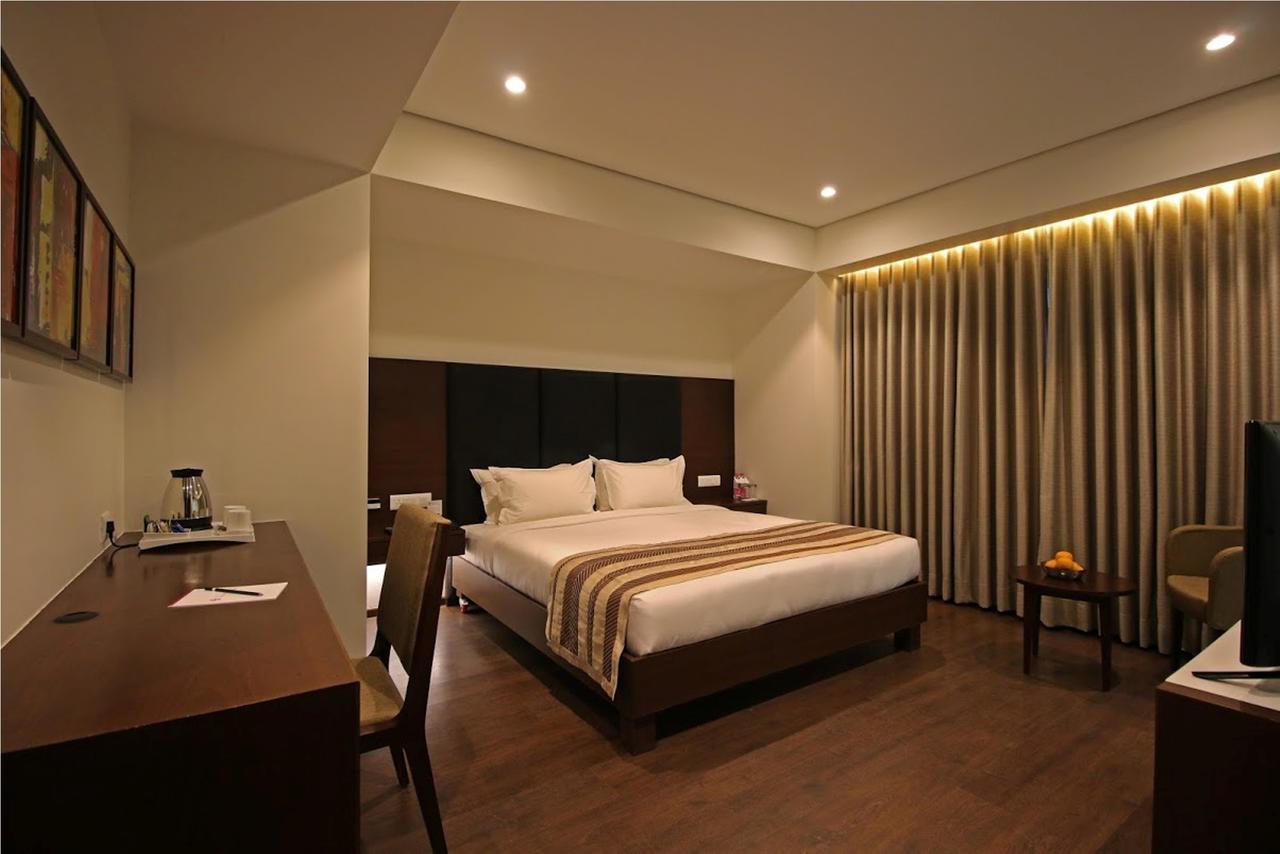 Hotel German Palace Near To Airport Gandhinagar Ngoại thất bức ảnh