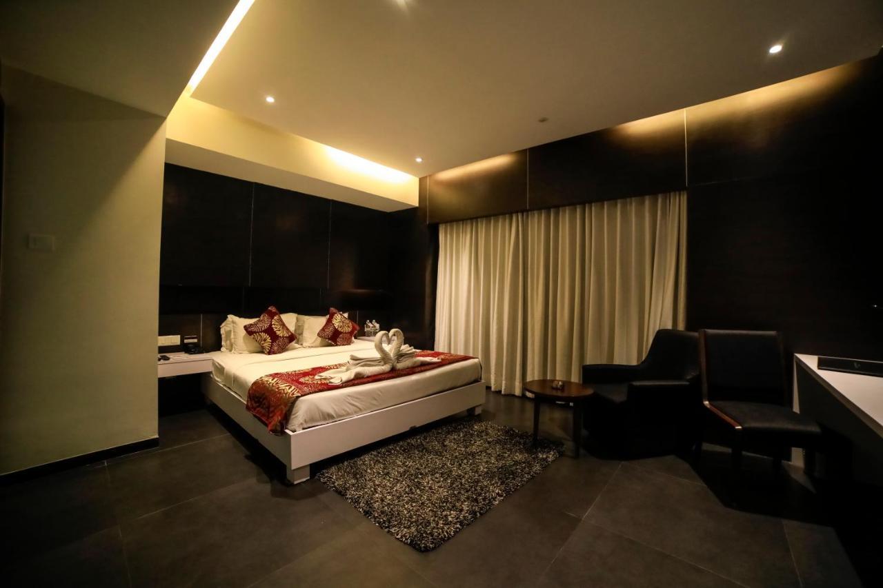 Hotel German Palace Near To Airport Gandhinagar Ngoại thất bức ảnh