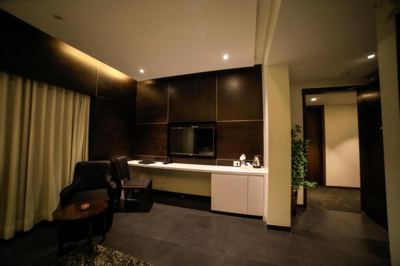 Hotel German Palace Near To Airport Gandhinagar Ngoại thất bức ảnh